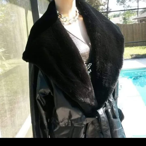 VINTAGE LEATHER WRAP COAT WITH FAUX FUR COLLAR/SLEEVES PLUS SIZE: XLARGE